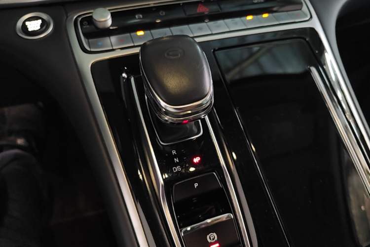 Used GAC Trumpchi M8 2024 Lingxiu Series 390T Luxury Edition Gear Lever