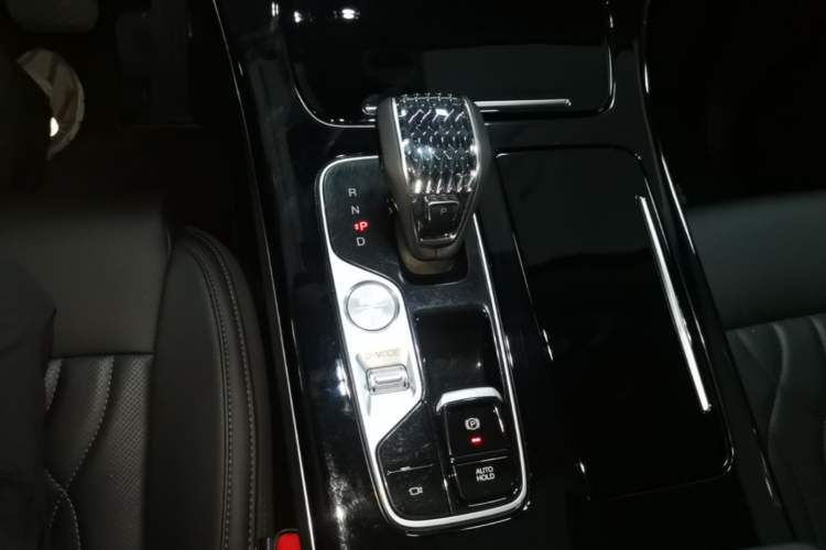 Used GAC Trumpchi M8 2024 Master Series 400T Prestige Edition Gear Lever