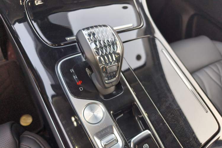 Used GAC Trumpchi M8 2024 Master Series 400T Ultimate Edition Gear Lever