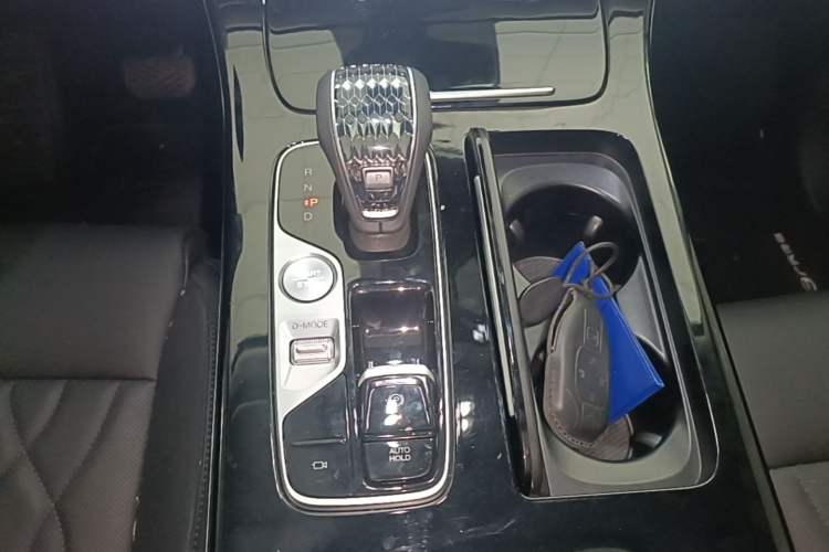 Used GAC Trumpchi M8 2024 Master Series 400T Prestige Edition Gear Lever