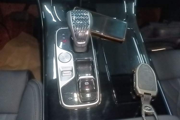 Used GAC Trumpchi M8 2024 Master Series 400T Prestige Edition Gear Lever