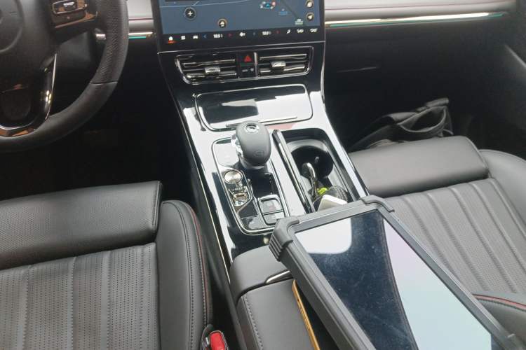 Used GAC Trumpchi M8 2024 Zongshi Series Dual-Motor Supreme Edition Gear Lever