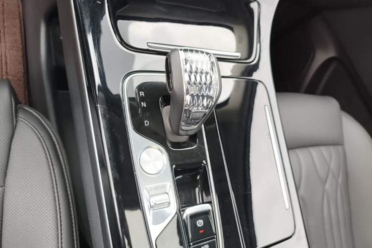 Used GAC Trumpchi M8 2024 Master Series 400T Ultimate Edition Gear Lever