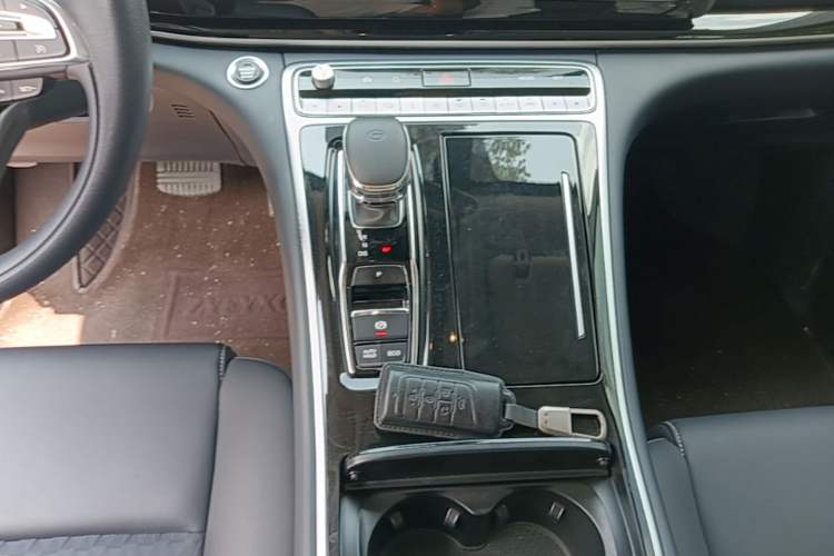 Used GAC Trumpchi M8 2024 Lingxiu Series 390T Luxury Edition Gear Lever
