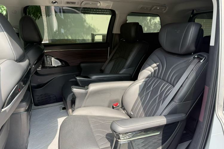 Used GAC Trumpchi M8 2024 Master Series 400T Ultimate Edition Interior 2
