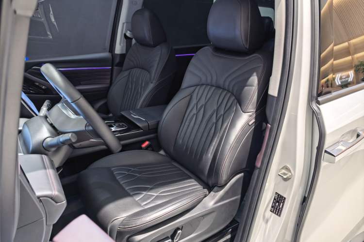 Used GAC Trumpchi M8 2024 Master Series 400T Prestige Edition Interior 2