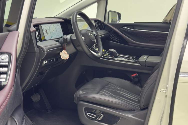 Used GAC Trumpchi M8 2024 Master Series 400T Prestige Edition Interior 2