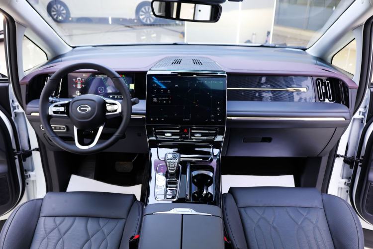 Used GAC Trumpchi M8 2024 Master Series Super Hybrid Edition Interior 2