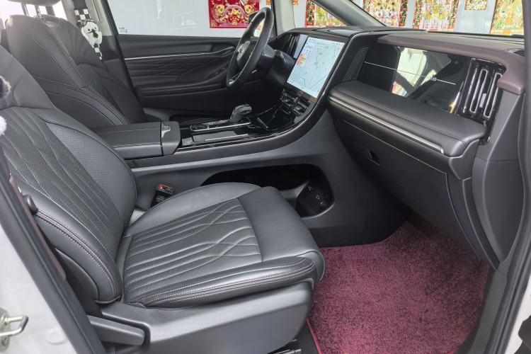 Used GAC Trumpchi M8 2024 Master Series 400T Prestige Edition Interior 2