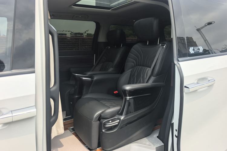 Used GAC Trumpchi M8 2024 Master Series 400T Prestige Edition Interior 2