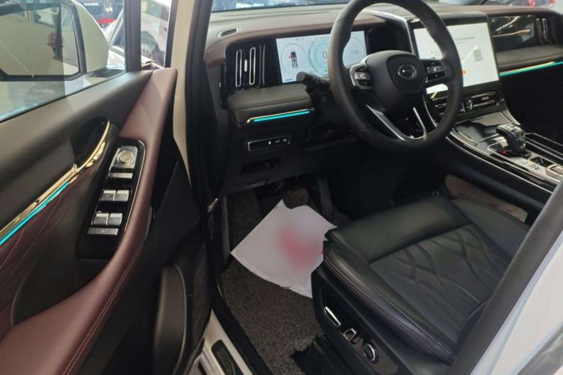 Used GAC Trumpchi M8 2024 Master Series Super Hybrid Edition Interior 3
