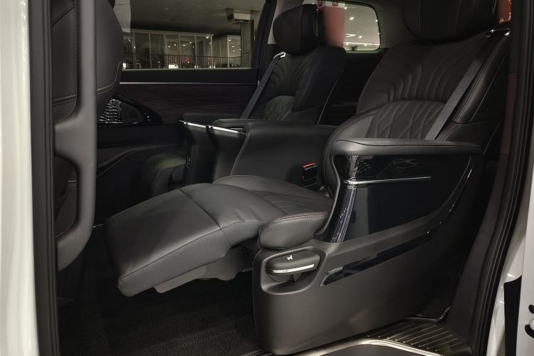 Used GAC Trumpchi M8 2024 Master Series 400T Prestige Edition Interior 3