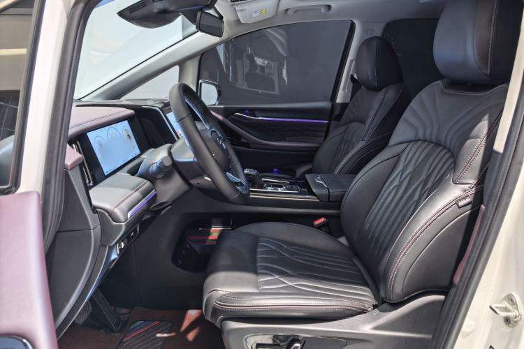 Used GAC Trumpchi M8 2024 Master Series 400T Prestige Edition Interior 3