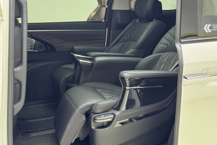 Used GAC Trumpchi M8 2024 Master Series 400T Prestige Edition Interior 3