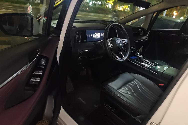 Used GAC Trumpchi M8 2024 Master Series 400T Prestige Edition Interior 3