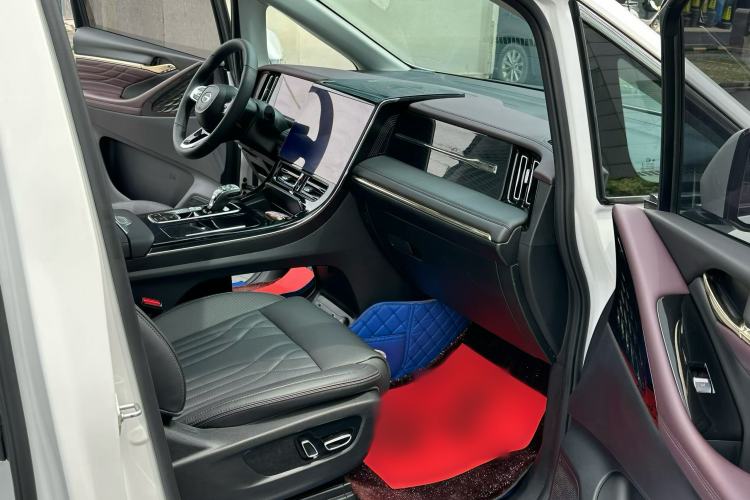 Used GAC Trumpchi M8 2024 Master Series 400T Ultimate Edition Interior 3