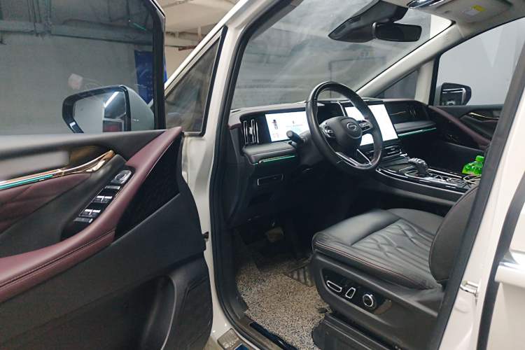 Used GAC Trumpchi M8 2024 Master Series 400T Ultimate Edition Interior 3
