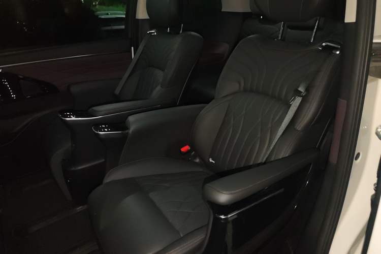 Used GAC Trumpchi M8 2024 Master Series 400T Prestige Edition Interior 4