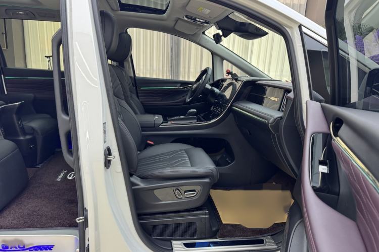 Used GAC Trumpchi M8 2024 Master Series 400T Ultimate Edition Interior 4