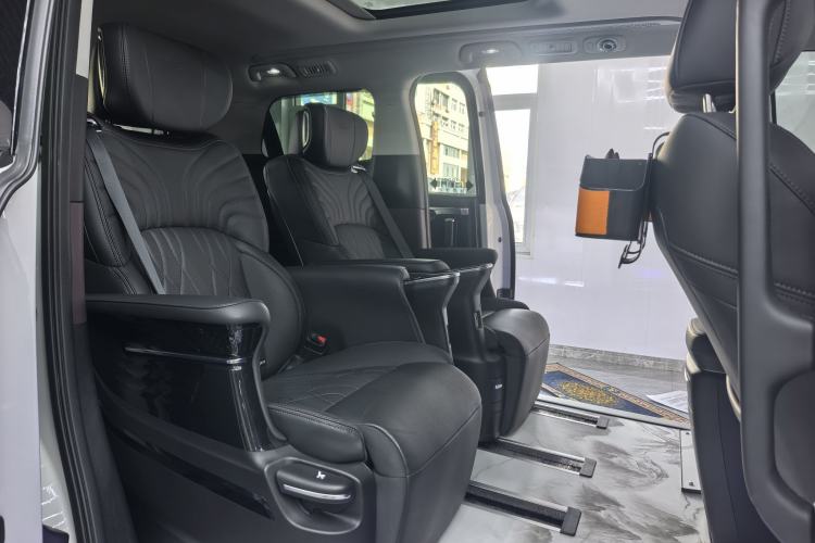 Used GAC Trumpchi M8 2024 Master Series 400T Prestige Edition Interior 4