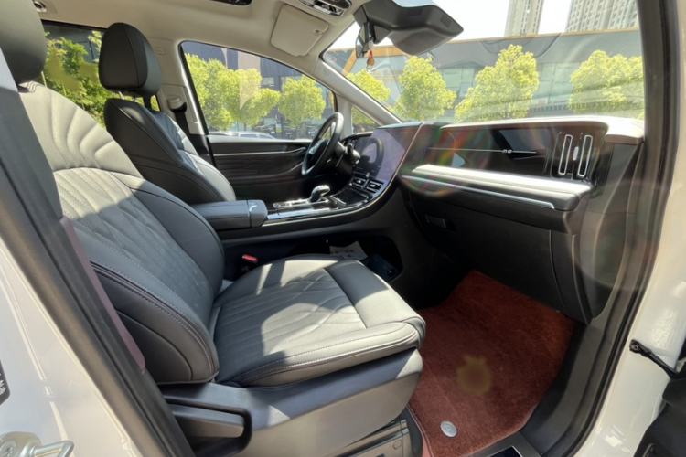 Used GAC Trumpchi M8 2024 Master Series 400T Prestige Edition Interior 4
