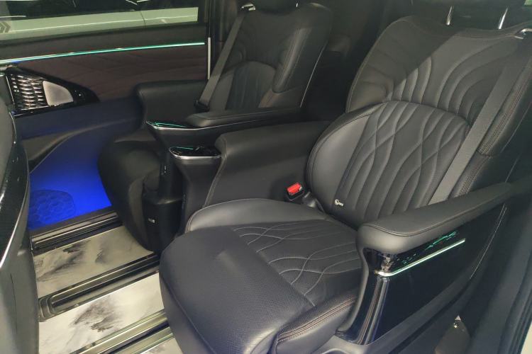 Used GAC Trumpchi M8 2024 Master Series 400T Ultimate Edition Interior 4