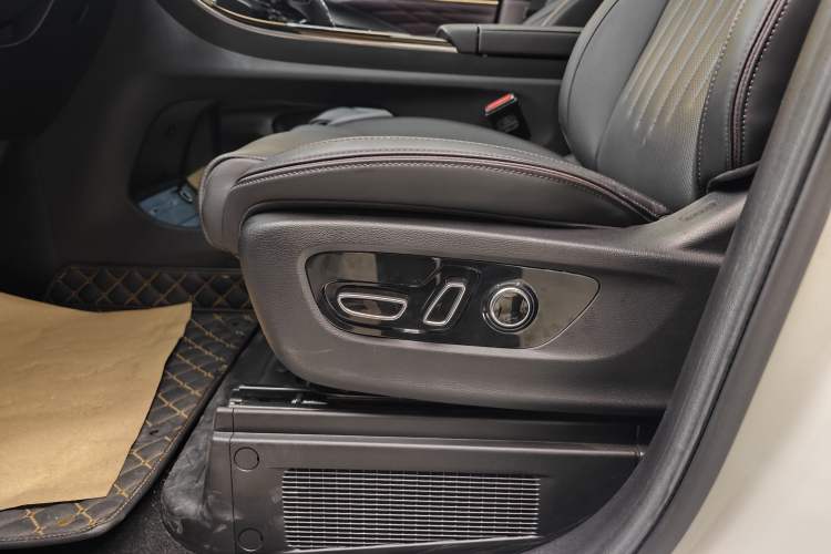Used GAC Trumpchi M8 2024 Master Series 400T Ultimate Edition Interior 5