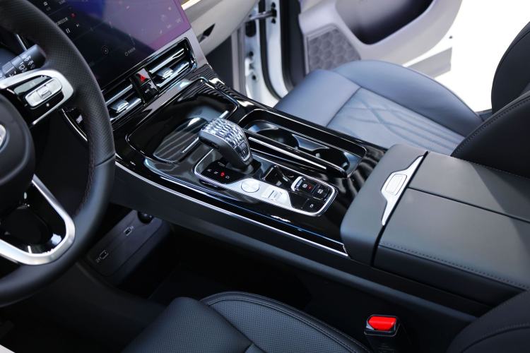 Used GAC Trumpchi M8 2024 Master Series Super Hybrid Edition Interior 5