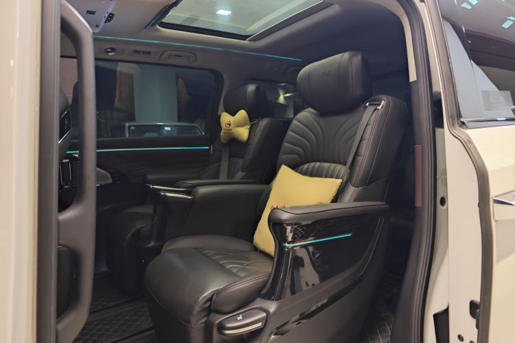 Used GAC Trumpchi M8 2024 Master Series 400T Ultimate Edition Interior 8