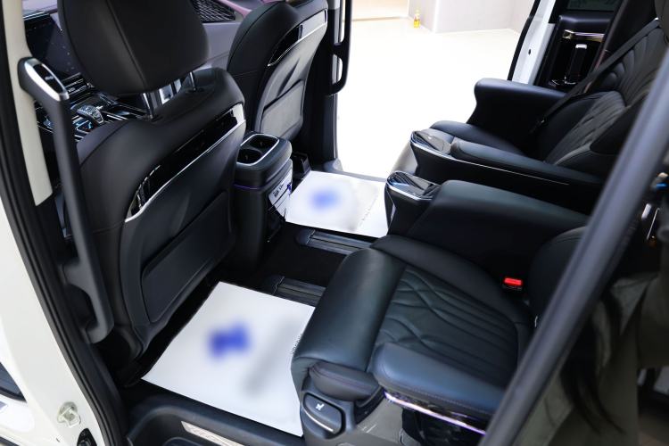 Used GAC Trumpchi M8 2024 Master Series Super Hybrid Edition Interior 9