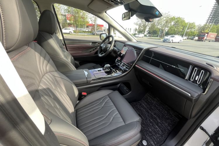 Used GAC Trumpchi M8 2024 Master Series 400T Prestige Edition Interior 9