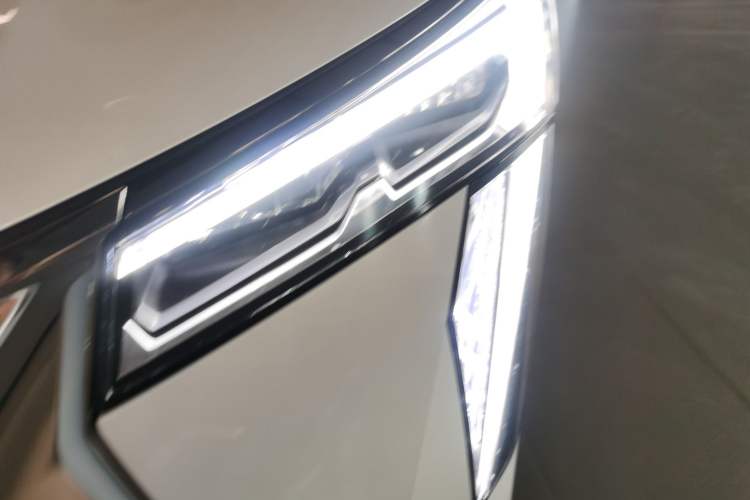 Used GAC Trumpchi M8 2024 Zongshi Series 400T Pioneer Edition Left Front Headlight