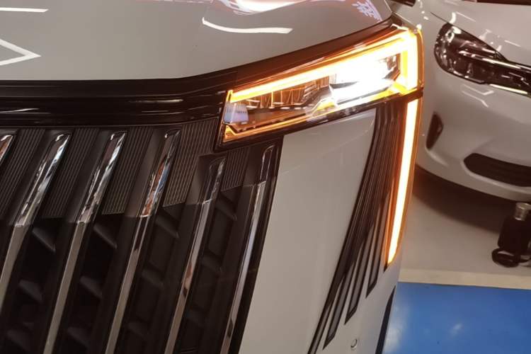 Used GAC Trumpchi M8 2024 Master Series 400T Prestige Edition Left Front Headlight