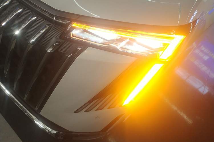 Used GAC Trumpchi M8 2024 Master Series 400T Ultimate Edition Left Front Headlight