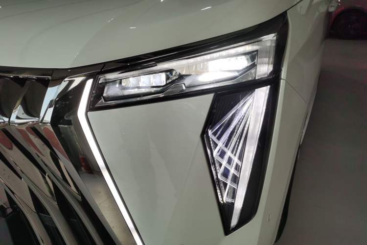 Used GAC Trumpchi M8 2024 Zongshi Series 400T Pioneer Edition Left Front Headlight