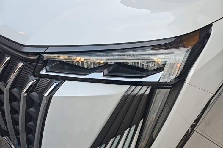 Used GAC Trumpchi M8 2024 Master Series 400T Ultimate Edition Left Front Headlight