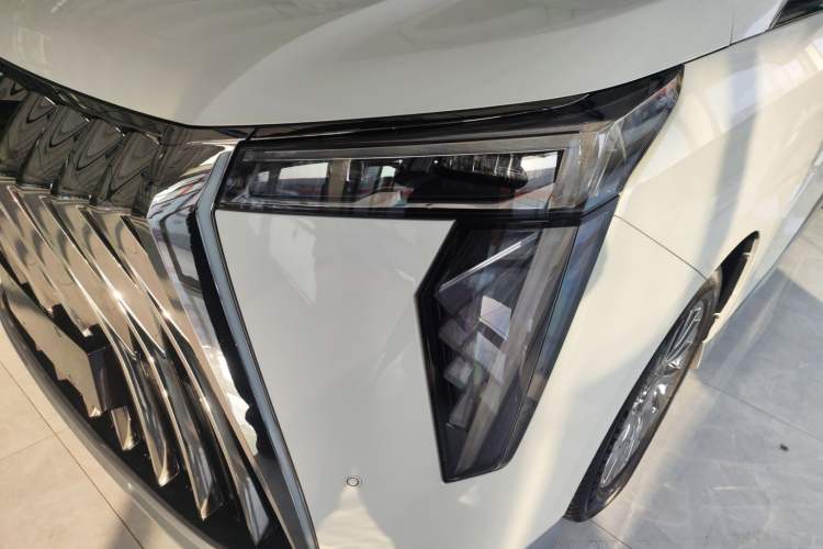 Used GAC Trumpchi M8 2024 Zongshi Series 400T Ultimate Edition Left Front Headlight