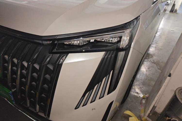 Used GAC Trumpchi M8 2024 Master Series Super Hybrid Edition Left Front Headlight