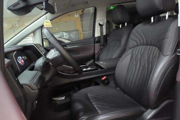 Used GAC Trumpchi M8 2024 Master Series 400T Prestige Edition Left Front Seat