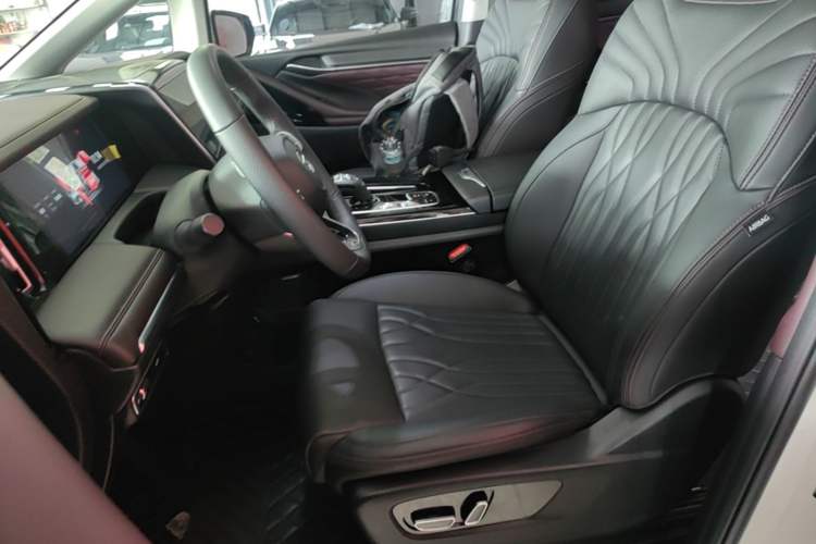 Used GAC Trumpchi M8 2024 Master Series 400T Prestige Edition Left Front Seat