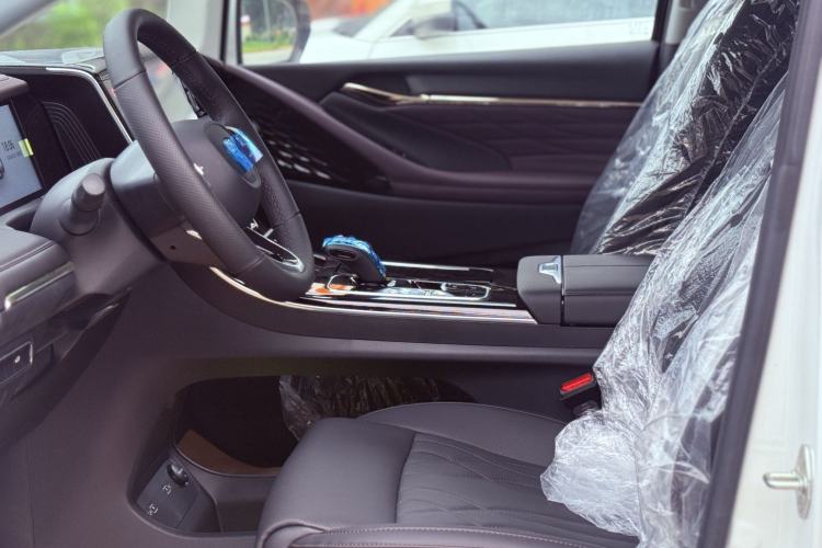 Used GAC Trumpchi M8 2024 Master Series 400T Ultimate Edition Left Front Seat