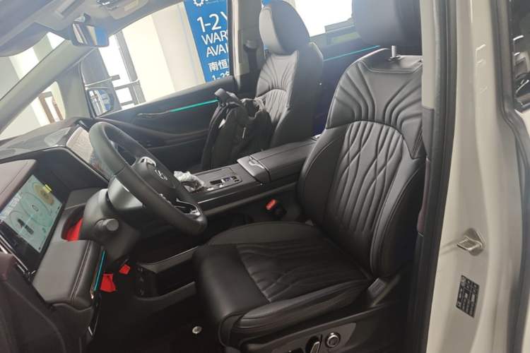 Used GAC Trumpchi M8 2024 Master Series 400T Ultimate Edition Left Front Seat