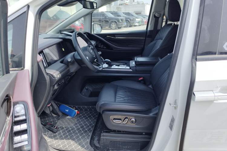 Used GAC Trumpchi M8 2024 Master Series Super Hybrid Edition Left Front Seat