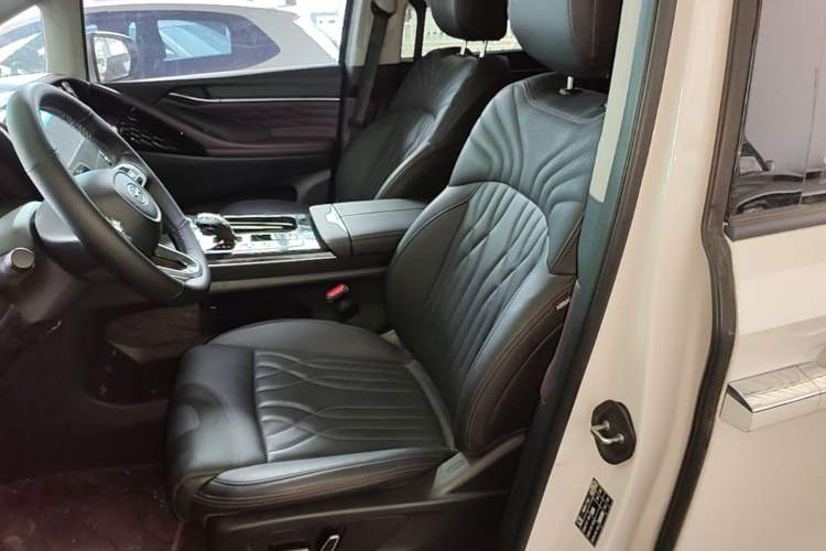 Used GAC Trumpchi M8 2024 Master Series 400T Prestige Edition Left Front Seat