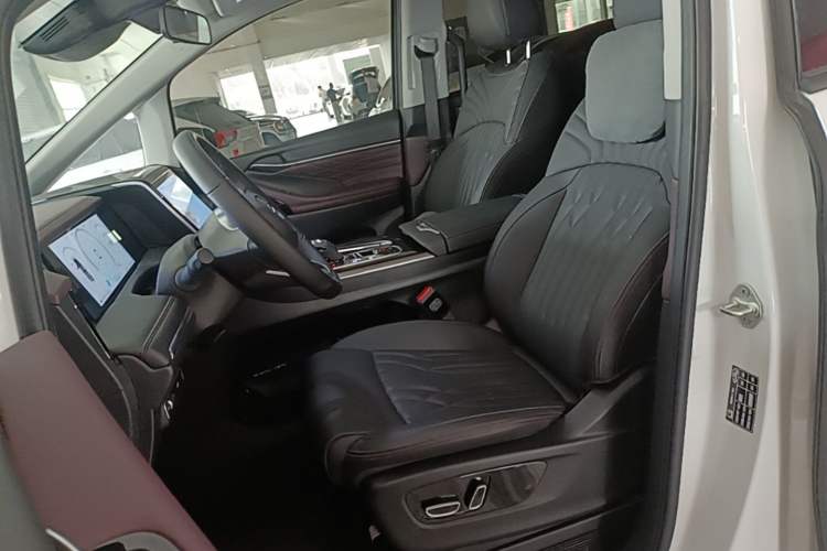 Used GAC Trumpchi M8 2024 Master Series 400T Prestige Edition Left Front Seat