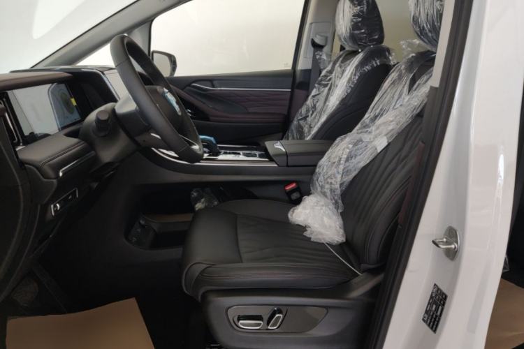 Used GAC Trumpchi M8 2024 Master Series 400T Prestige Edition Left Front Seat