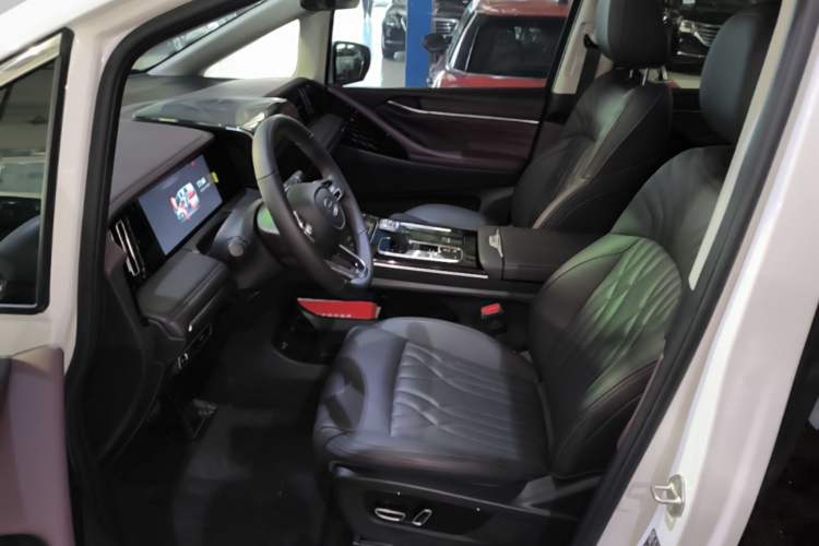 Used GAC Trumpchi M8 2024 Master Series 400T Prestige Edition Left Front Seat