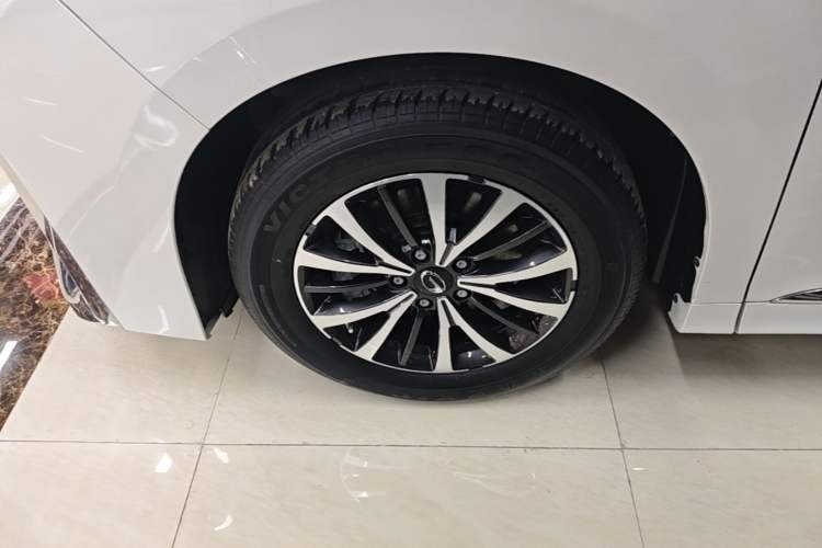 Used GAC Trumpchi M8 2024 Lingxiu Series 390T Deluxe Edition Left Front Wheel Hub