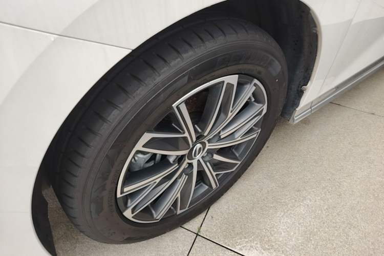 Used GAC Trumpchi M8 2024 Master Series 400T Prestige Edition Left Front Wheel Hub