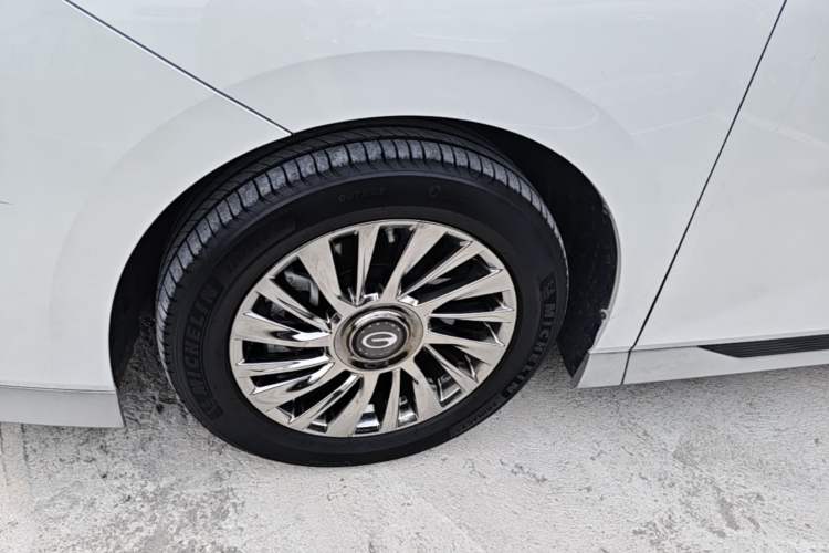 Used GAC Trumpchi M8 2024 Zongshi Series Dual-Motor Flagship Edition Left Front Wheel Hub